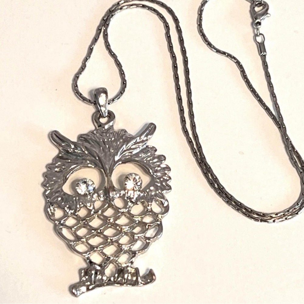 Vintage Owl Pendant Necklace Silver tone